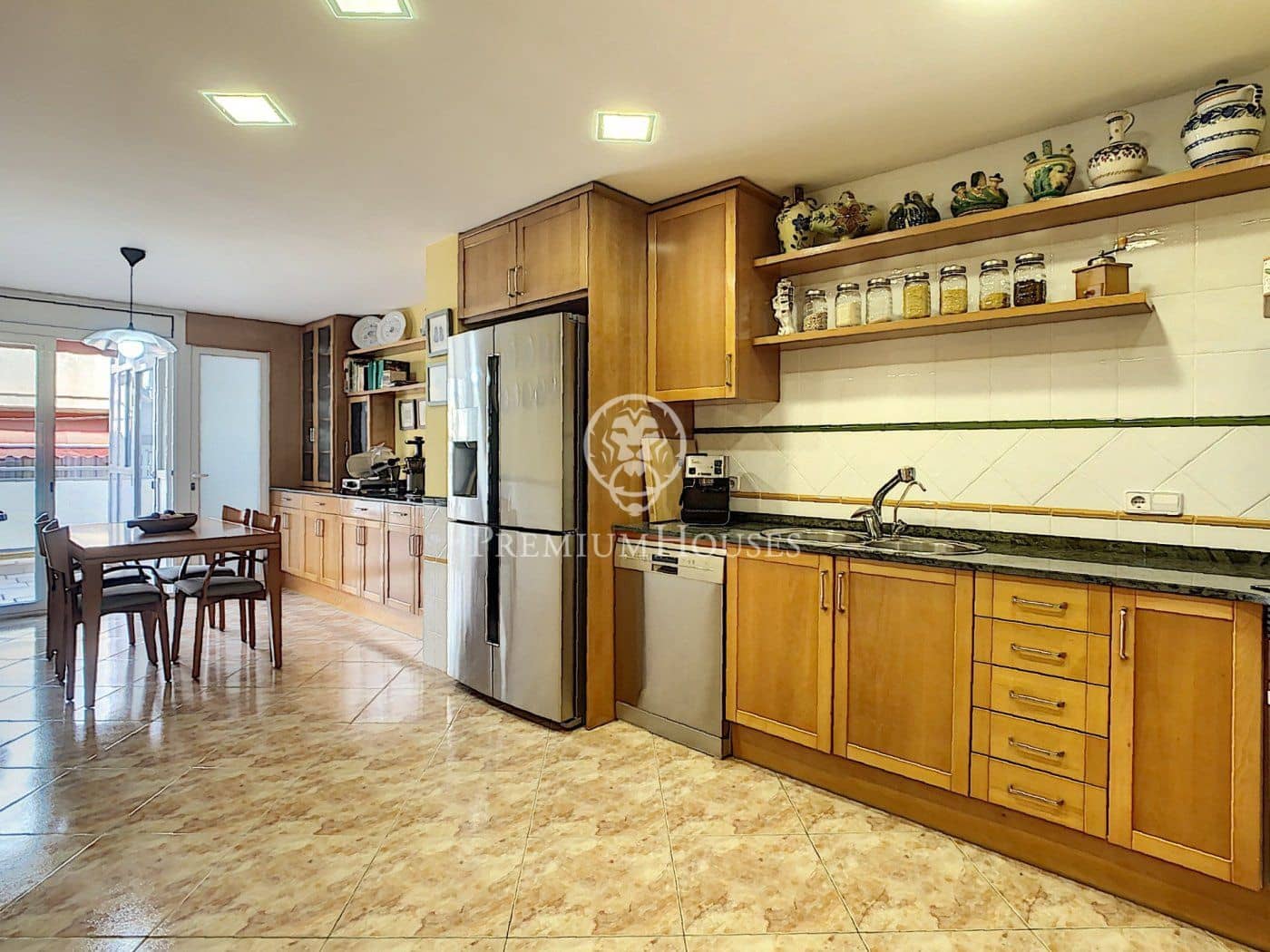 5 chambre Maison de Ville à vendre à Pineda de Mar avec garage - 595 000 € (Ref: 9205173)