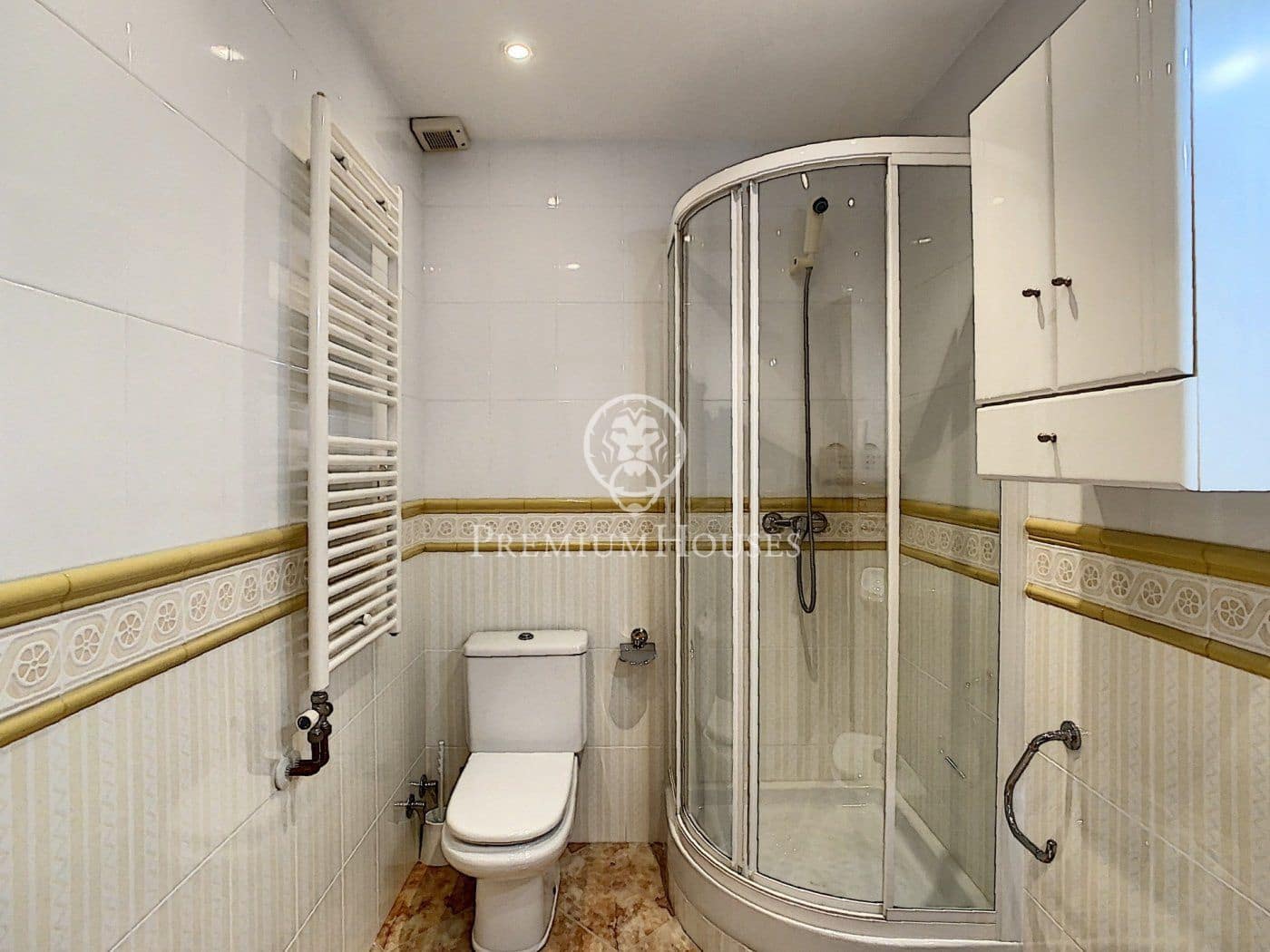 5 chambre Maison de Ville à vendre à Pineda de Mar avec garage - 595 000 € (Ref: 9205173)