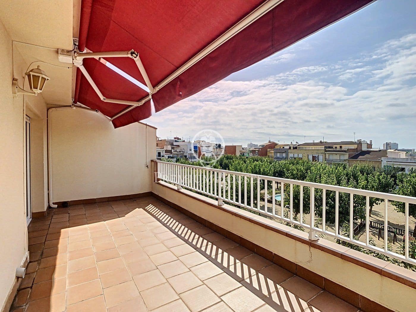 5 chambre Maison de Ville à vendre à Pineda de Mar avec garage - 595 000 € (Ref: 9205173)