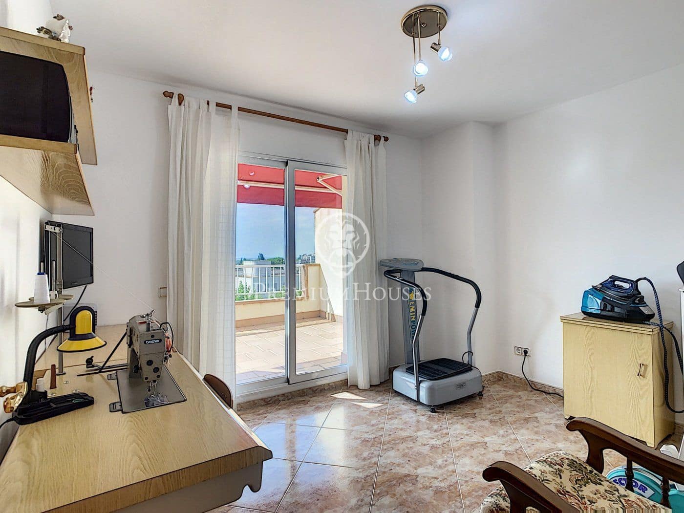 5 chambre Maison de Ville à vendre à Pineda de Mar avec garage - 595 000 € (Ref: 9205173)