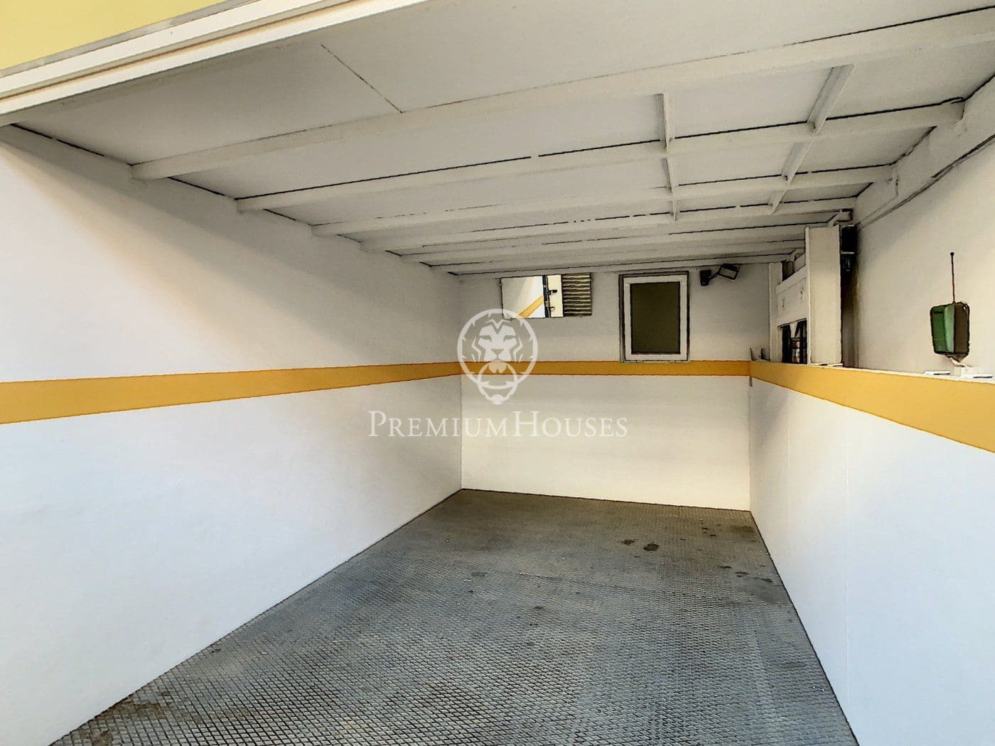 5 chambre Maison de Ville à vendre à Pineda de Mar avec garage - 595 000 € (Ref: 9205173)