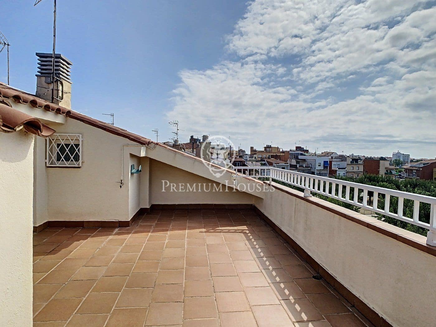 5 chambre Maison de Ville à vendre à Pineda de Mar avec garage - 595 000 € (Ref: 9205173)