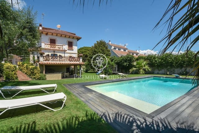 5 chambre Villa/Maison à vendre à Sant Andreu de Llavaneres avec piscine - 1 100 000 € (Ref: 9205178)