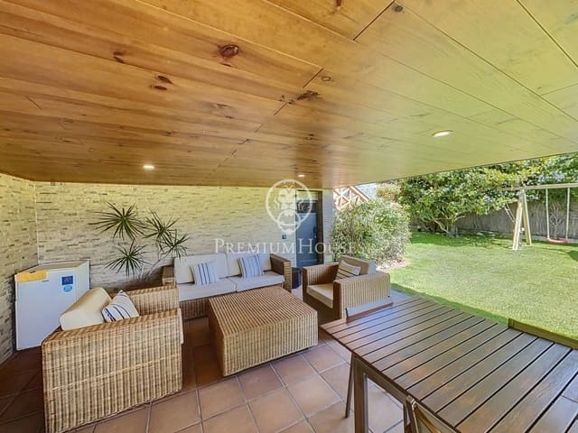 5 chambre Villa/Maison à vendre à Sant Andreu de Llavaneres avec piscine - 1 100 000 € (Ref: 9205178)