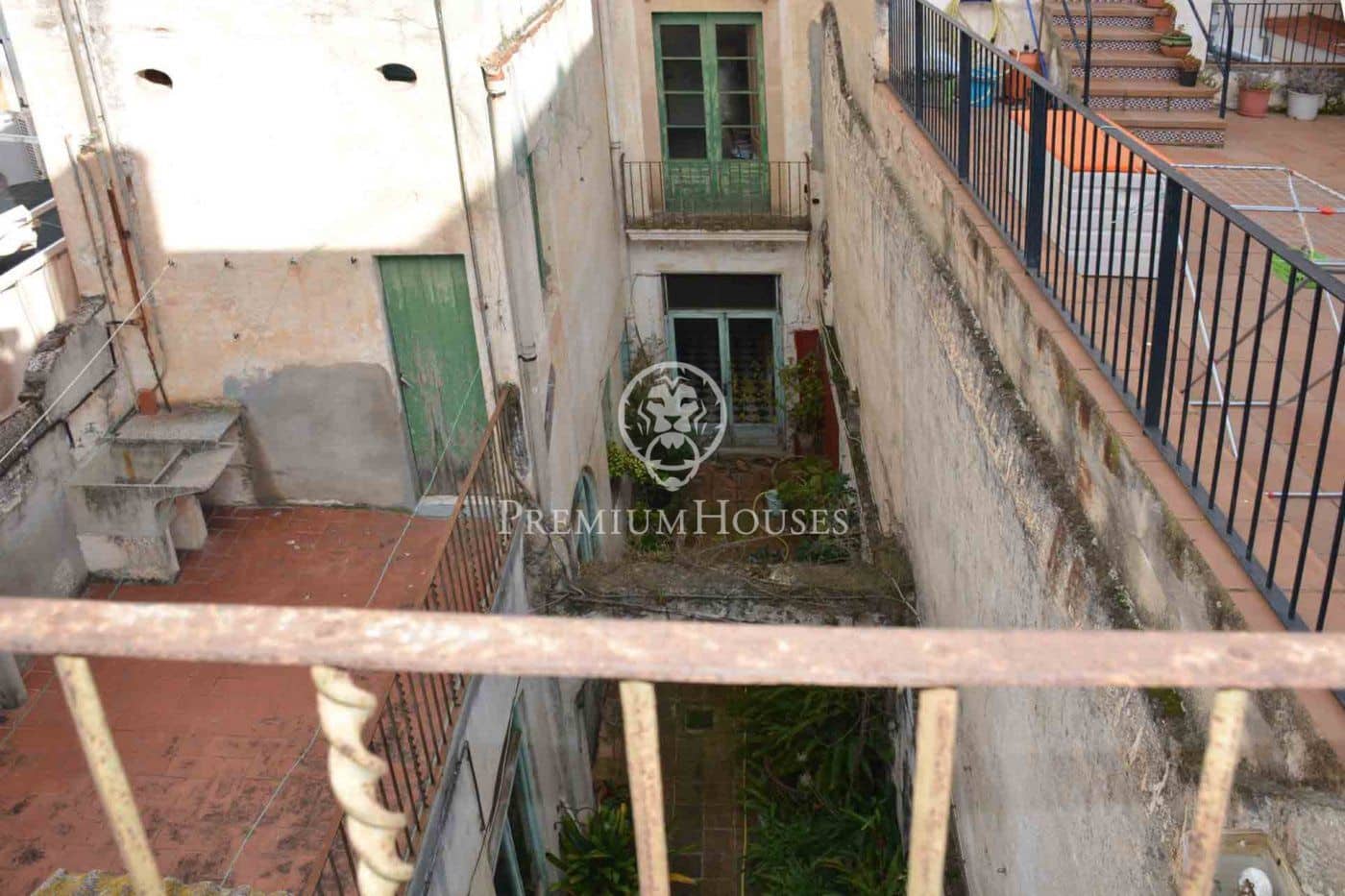 Townhouse for sale in Arenys de Mar - € 675,000 (Ref: 9205184)