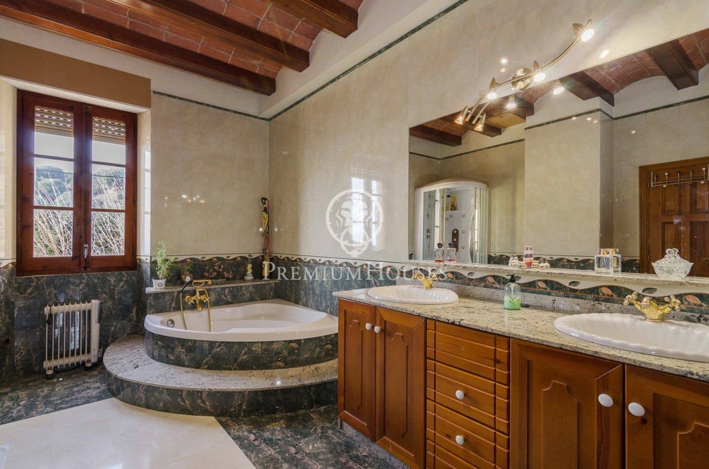 4 sovrum Finca/Hus på landet till salu i Mataro med garage - 1 495 000 € (Ref: 9205186)