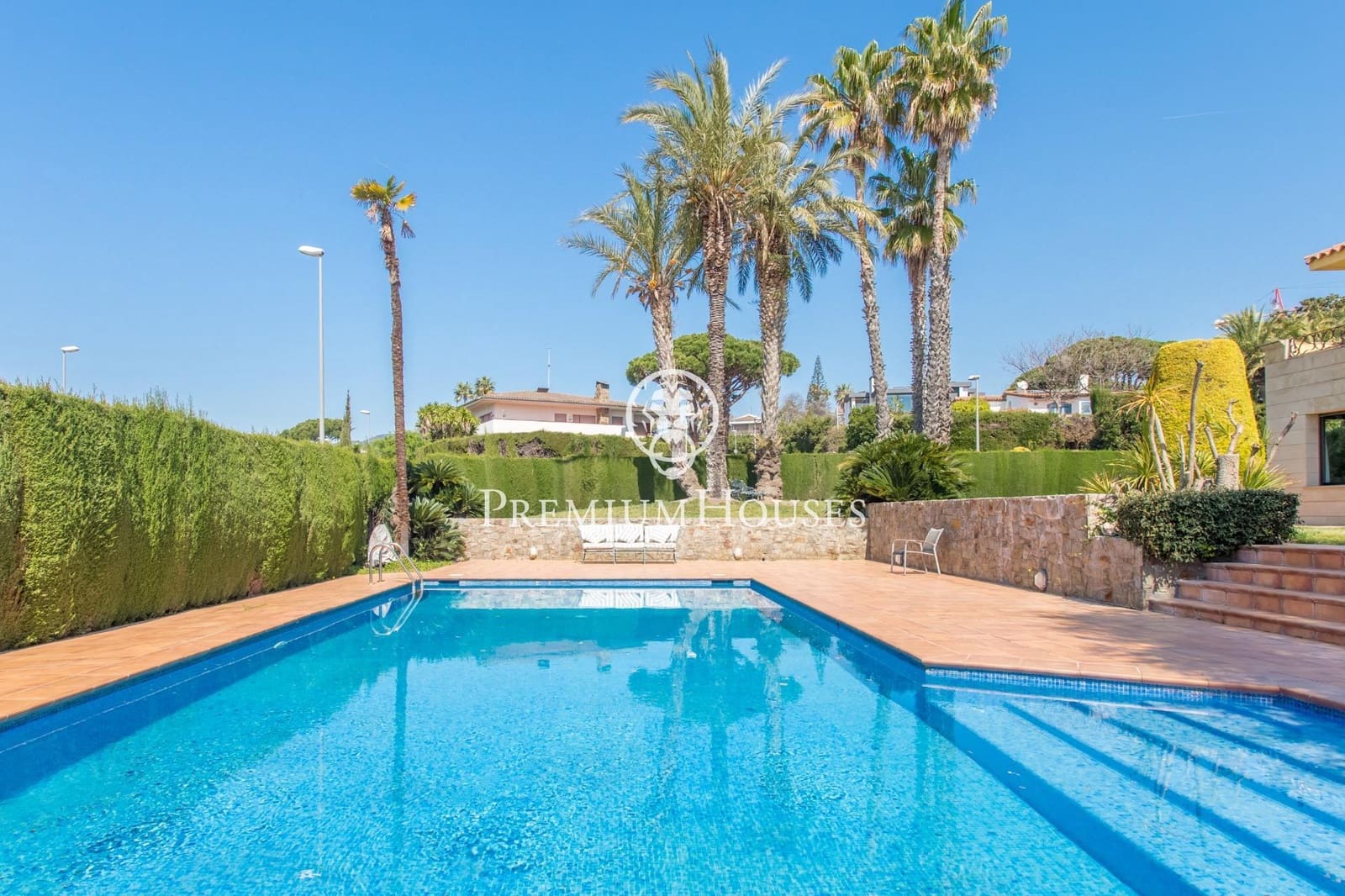 5 bedroom Villa for sale in Alella with pool garage - € 1,980,000 (Ref: 9205189)