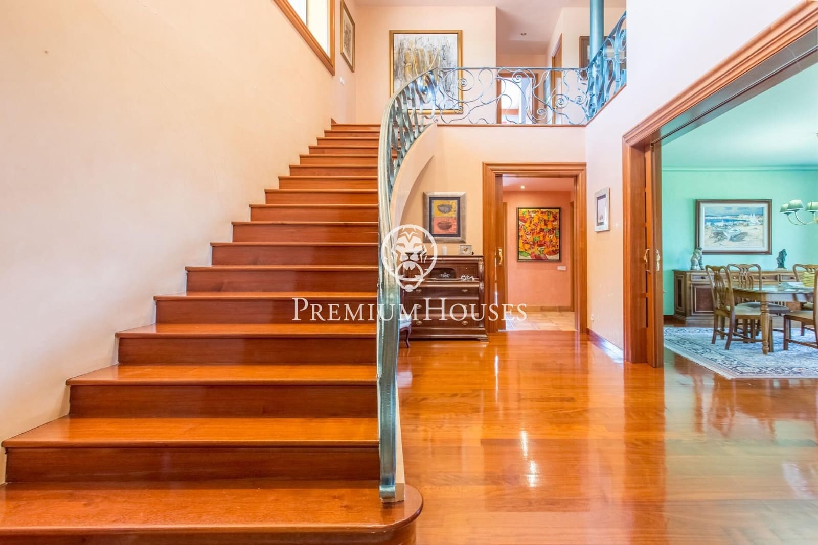 5 bedroom Villa for sale in Alella with pool garage - € 1,980,000 (Ref: 9205189)