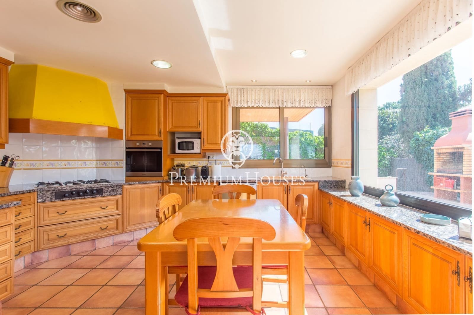 5 quarto Moradia para venda em Alella com piscina garagem - 1 980 000 € (Ref: 9205189)