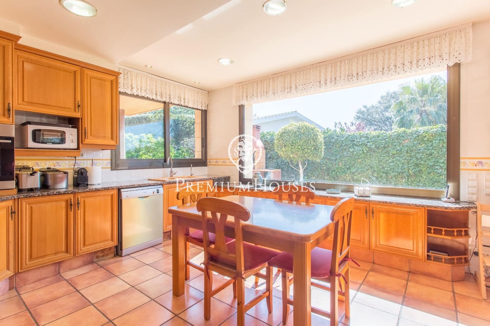 5 quarto Moradia para venda em Alella com piscina garagem - 1 980 000 € (Ref: 9205189)