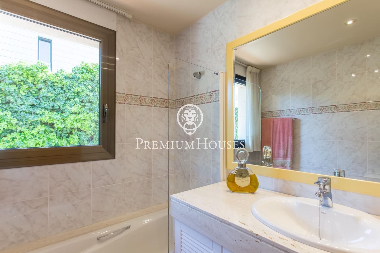 5 quarto Moradia para venda em Alella com piscina garagem - 1 980 000 € (Ref: 9205189)