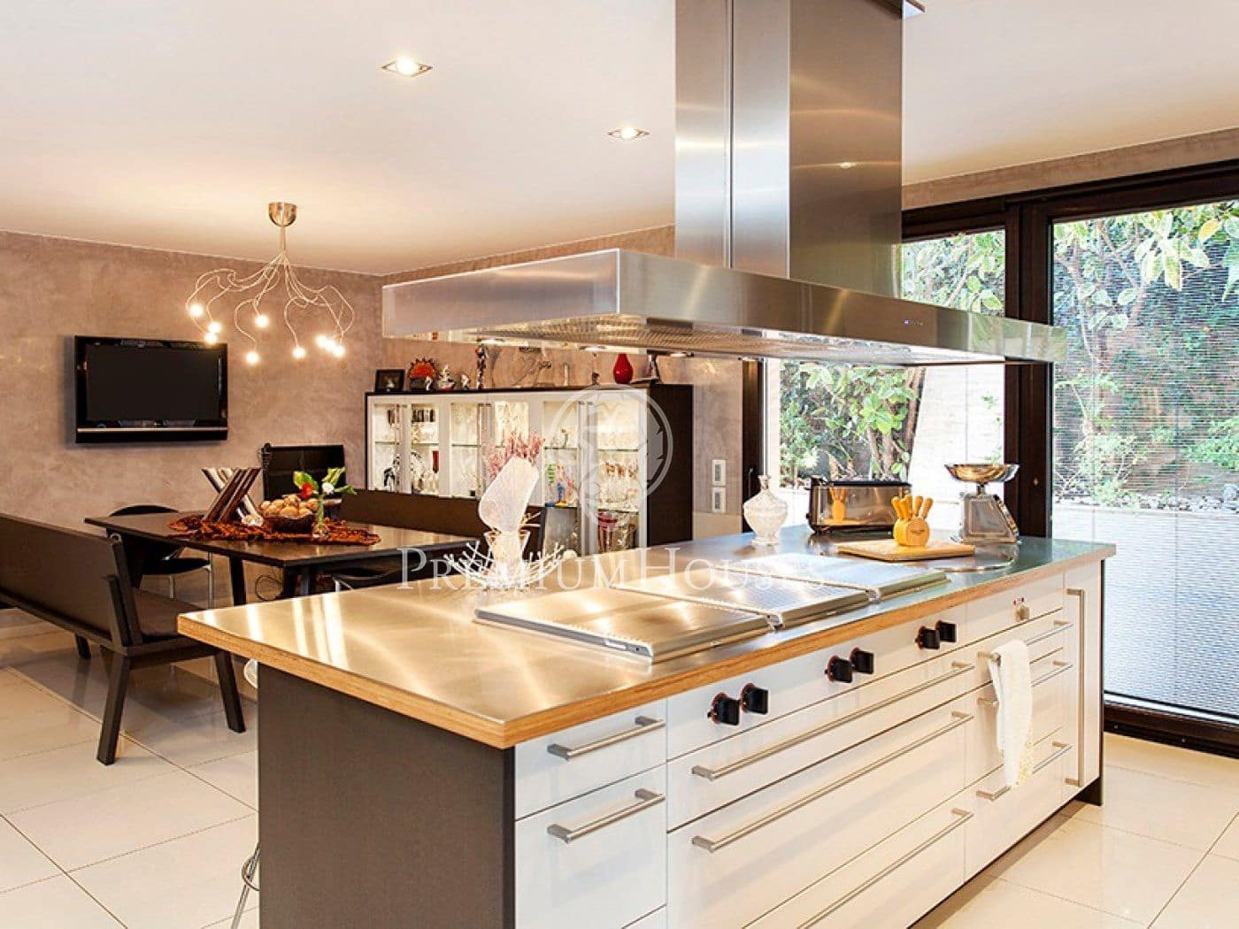 6 slaapkamer Villa te koop in Calella met zwembad garage - € 2.600.000 (Ref: 9205191)