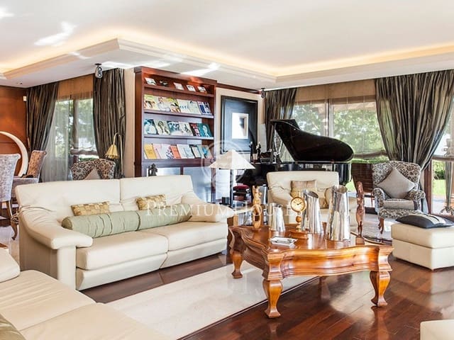 6 slaapkamer Villa te koop in Calella met zwembad garage - € 2.600.000 (Ref: 9205191)