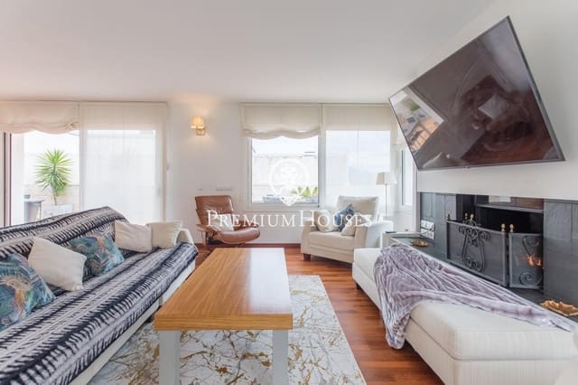 4 soveværelse Villa til salg i Vallromanes med swimmingpool garage - € 780.000 (Ref: 9205193)