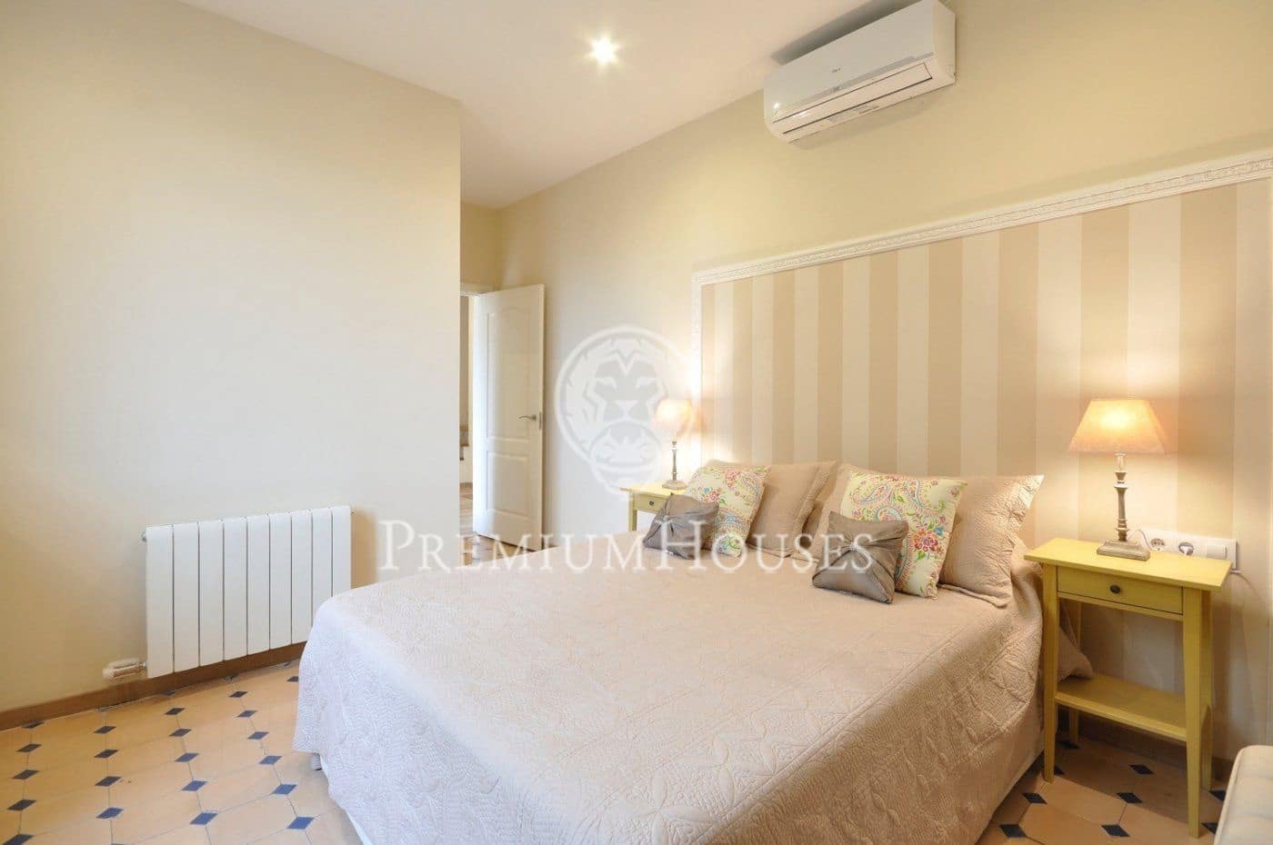 8 sovrum Finca/Hus på landet till salu i Llinars del Valles - 1 100 000 € (Ref: 9205194)