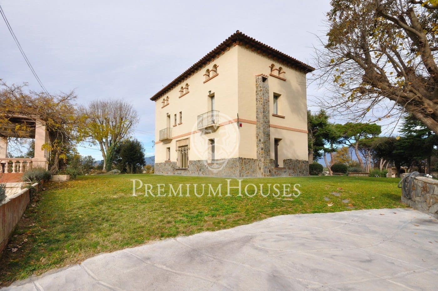 8 sovrum Finca/Hus på landet till salu i Llinars del Valles - 1 100 000 € (Ref: 9205194)