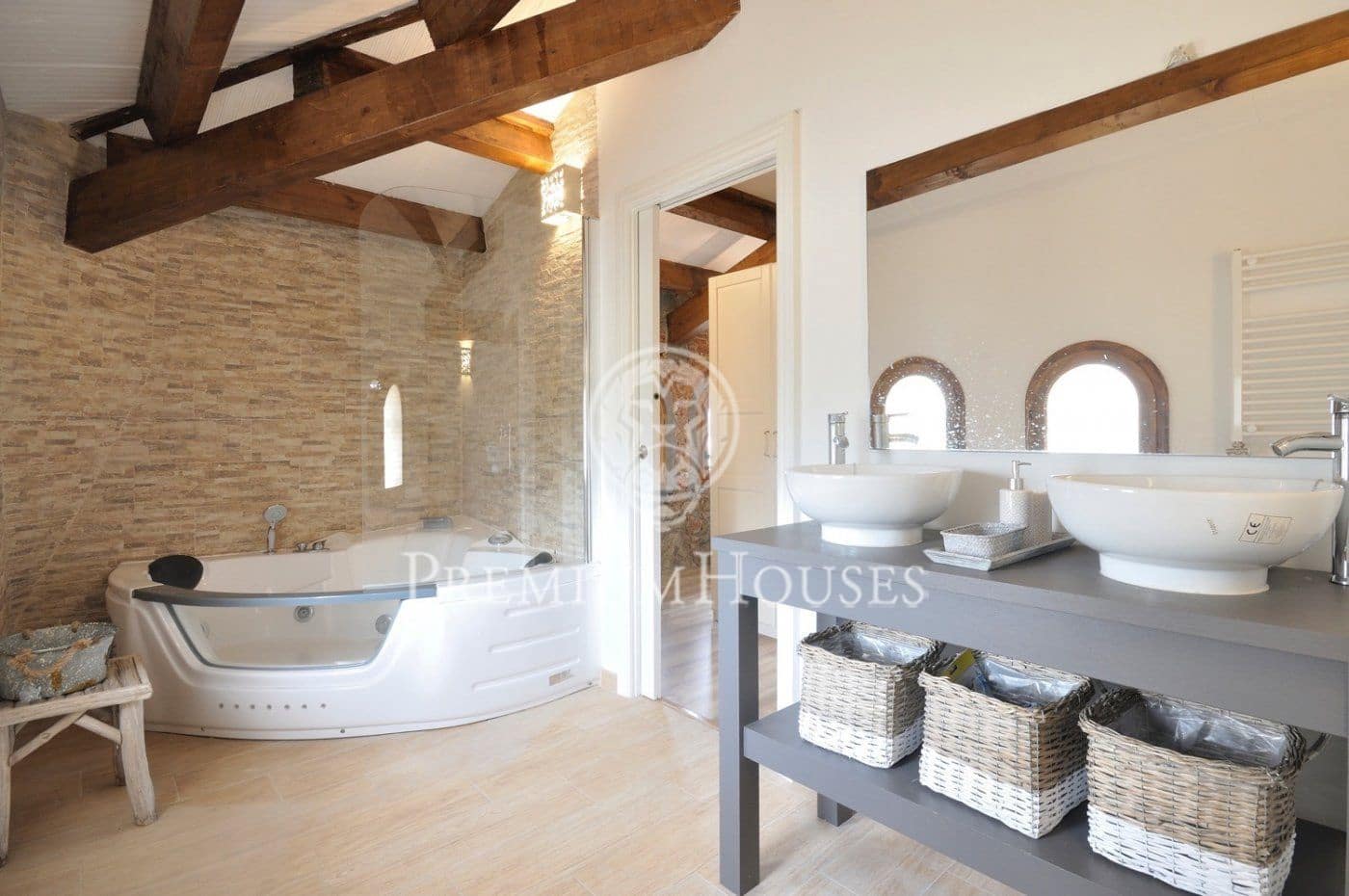 8 sovrum Finca/Hus på landet till salu i Llinars del Valles med pool - 1 100 000 € (Ref: 9205194)