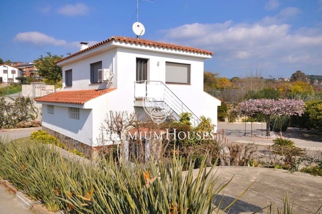 5 bedroom Finca/Country House for sale in Sant Andreu de Llavaneres with pool garage - € 1,485,000 (Ref: 9205198)