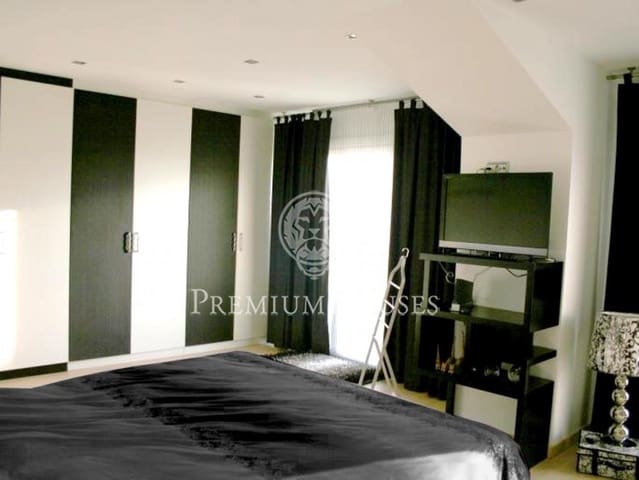 4 slaapkamer Villa te koop in Arenys de Mar met garage - € 840.000 (Ref: 9205202)