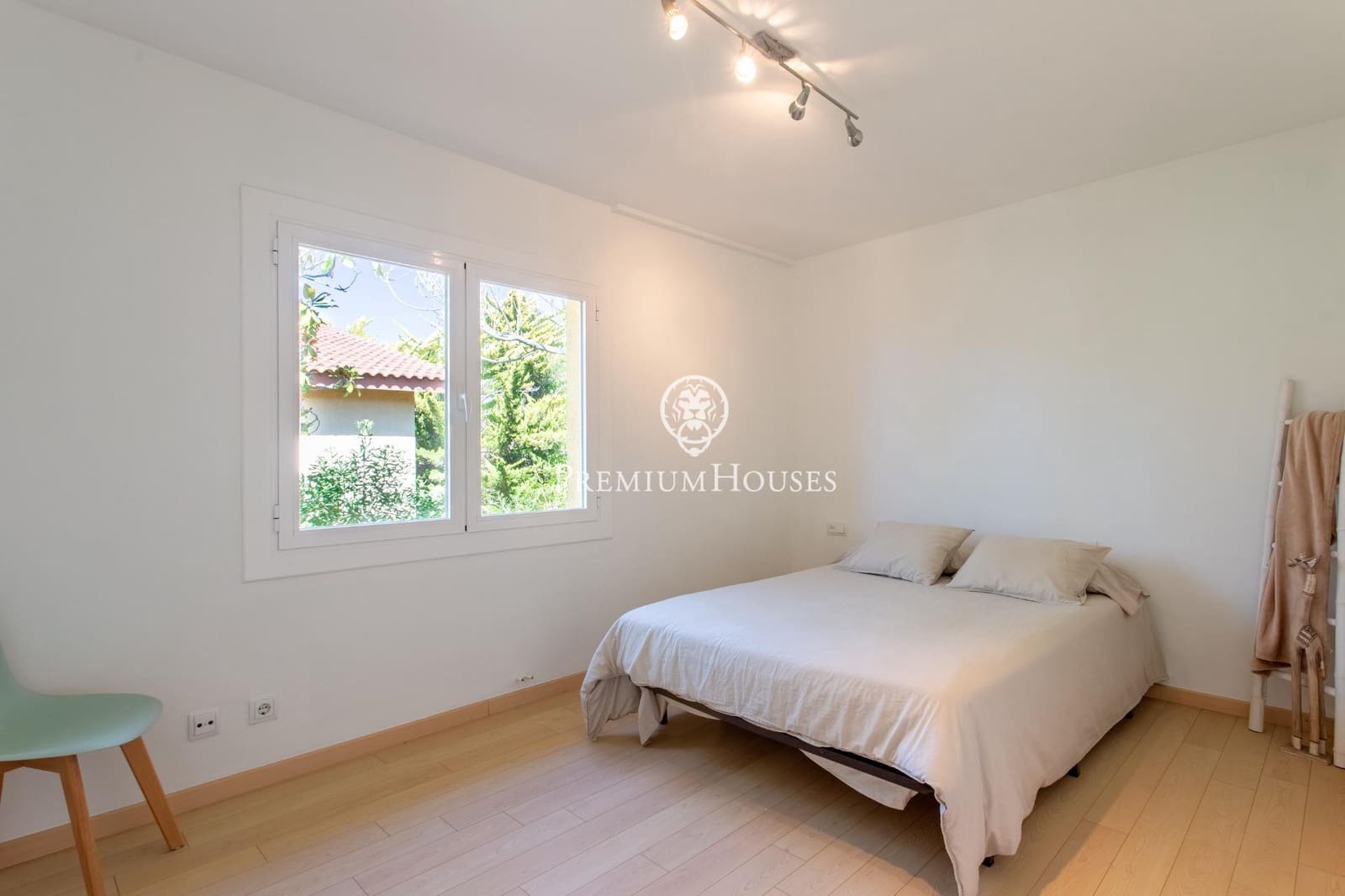 Chalet de 4 habitaciones en Arenys de Mar en venta con garaje - 798.000 € (Ref: 9205202)