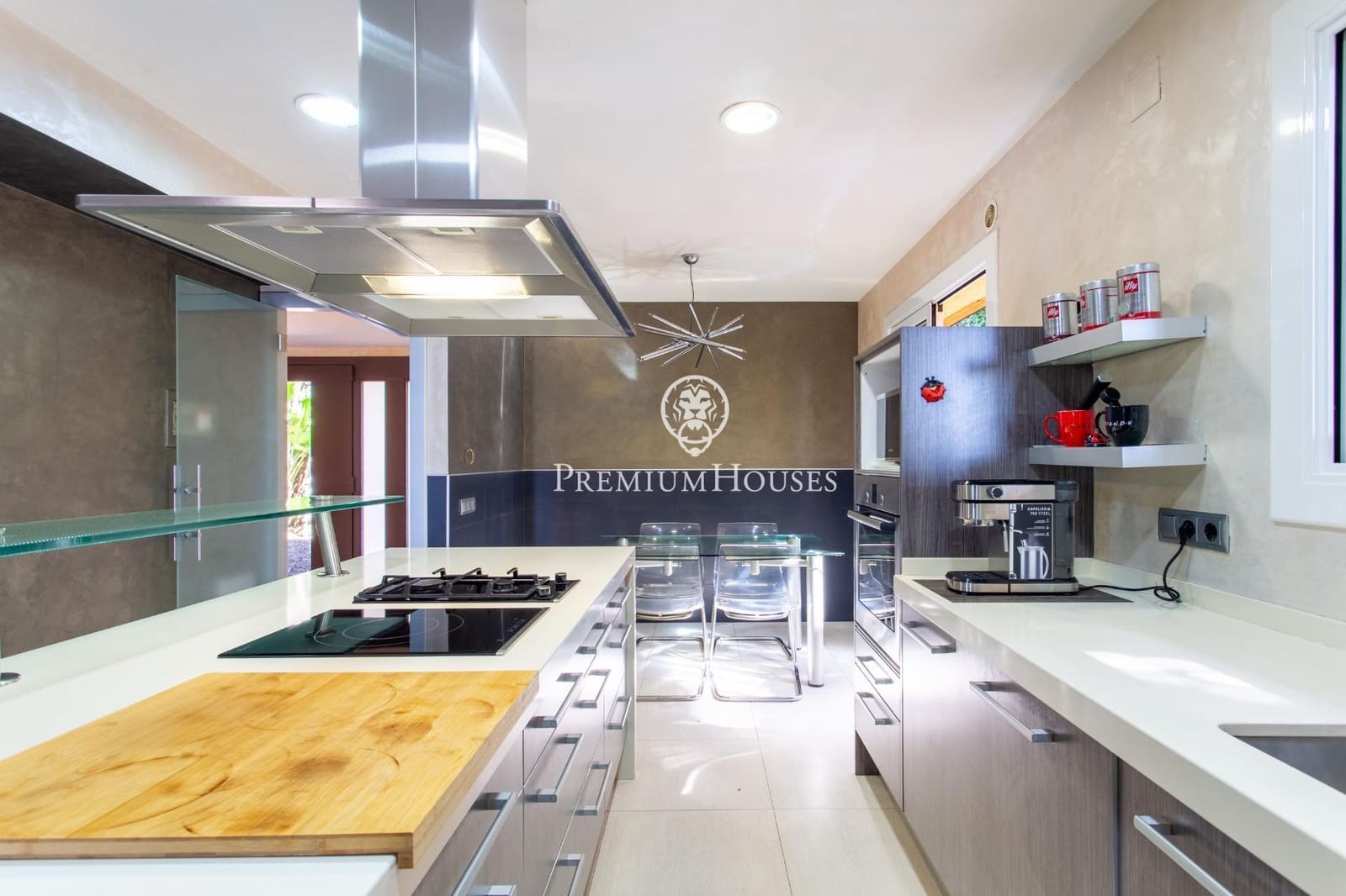 Chalet de 4 habitaciones en Arenys de Mar en venta con garaje - 798.000 € (Ref: 9205202)