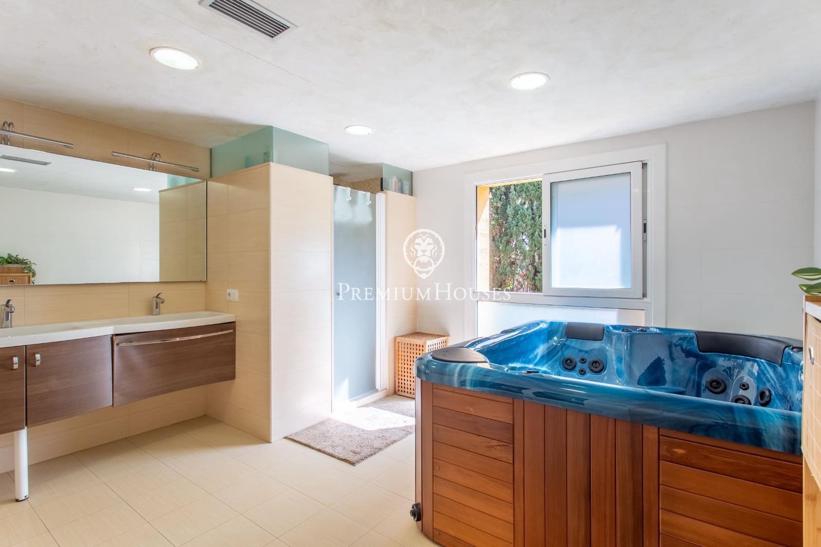 Chalet de 4 habitaciones en Arenys de Mar en venta con garaje - 798.000 € (Ref: 9205202)