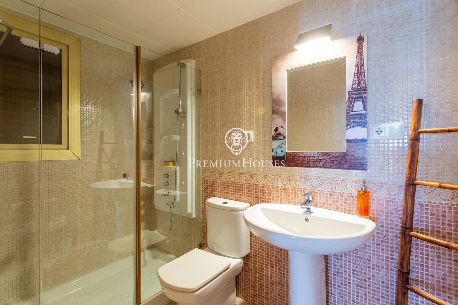 Chalet de 4 habitaciones en Arenys de Mar en venta con garaje - 798.000 € (Ref: 9205202)