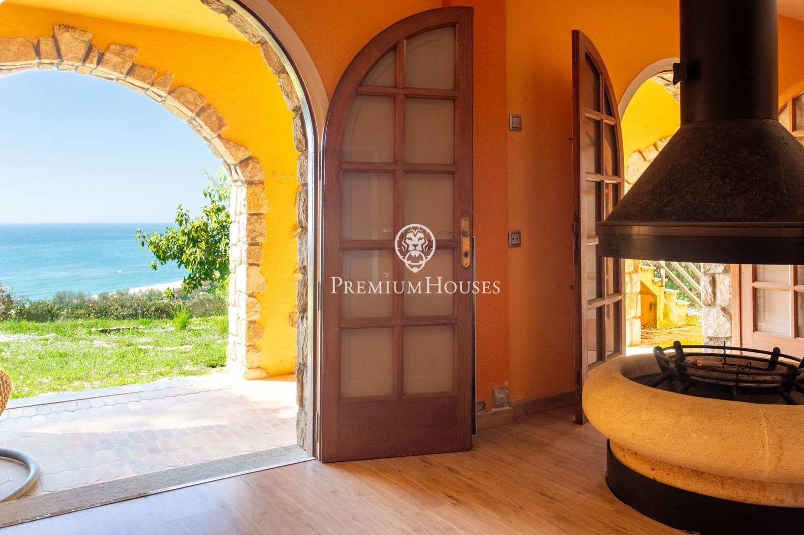 Chalet de 4 habitaciones en Arenys de Mar en venta con garaje - 798.000 € (Ref: 9205202)