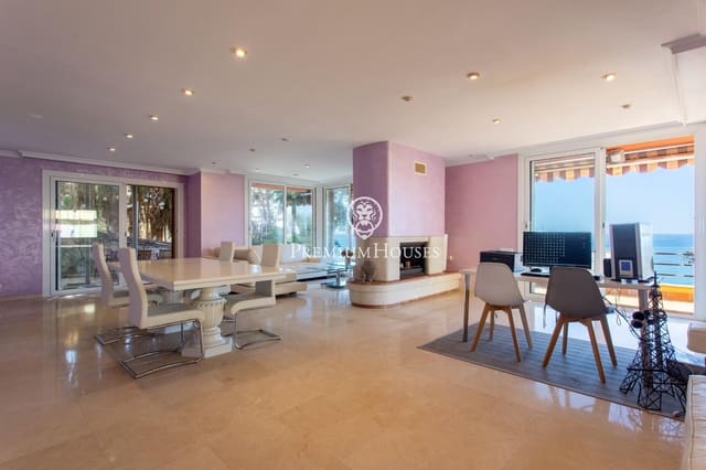 Chalet de 4 habitaciones en Arenys de Mar en venta con garaje - 798.000 € (Ref: 9205202)