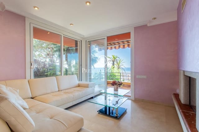 Chalet de 4 habitaciones en Arenys de Mar en venta con garaje - 798.000 € (Ref: 9205202)