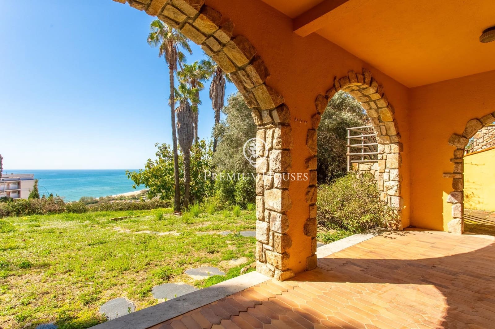 Chalet de 4 habitaciones en Arenys de Mar en venta con garaje - 798.000 € (Ref: 9205202)