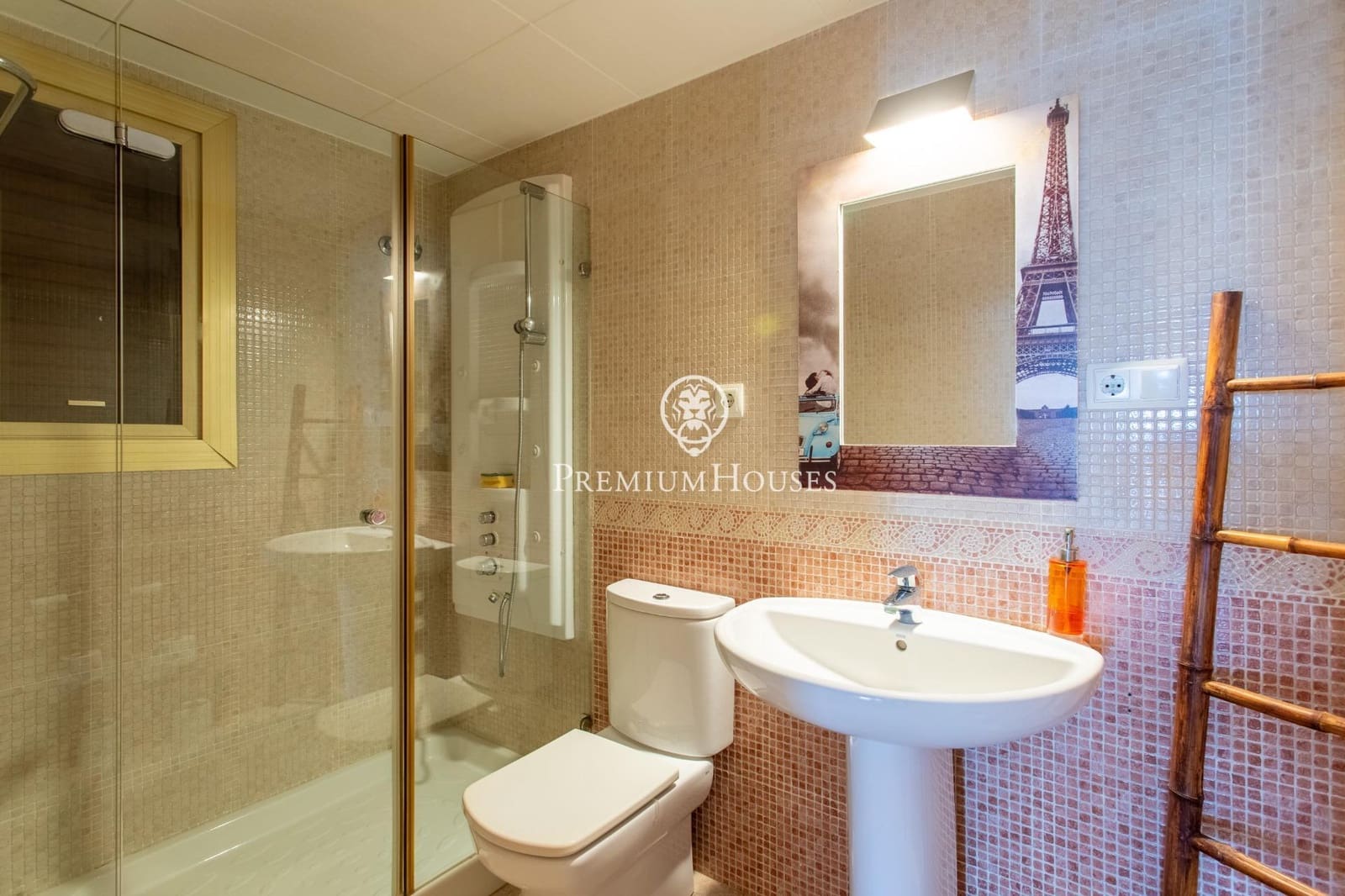 4 makuuhuone Huvila myytävänä paikassa Arenys de Mar mukana 
autotalli - 798 000 € (Ref: 9205202)