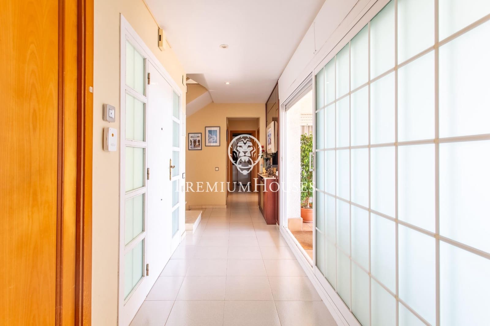 7 slaapkamer Huis te koop in Sant Andreu de Llavaneres met garage - € 870.000 (Ref: 9215022)