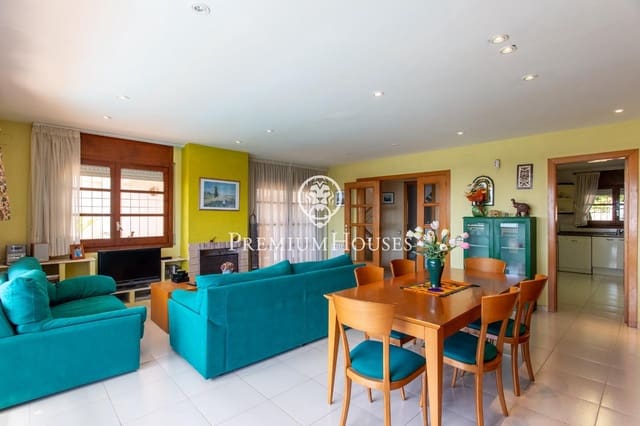 7 soverom Hus til salgs i Sant Andreu de Llavaneres med garasje - € 870 000 (Ref: 9215022)