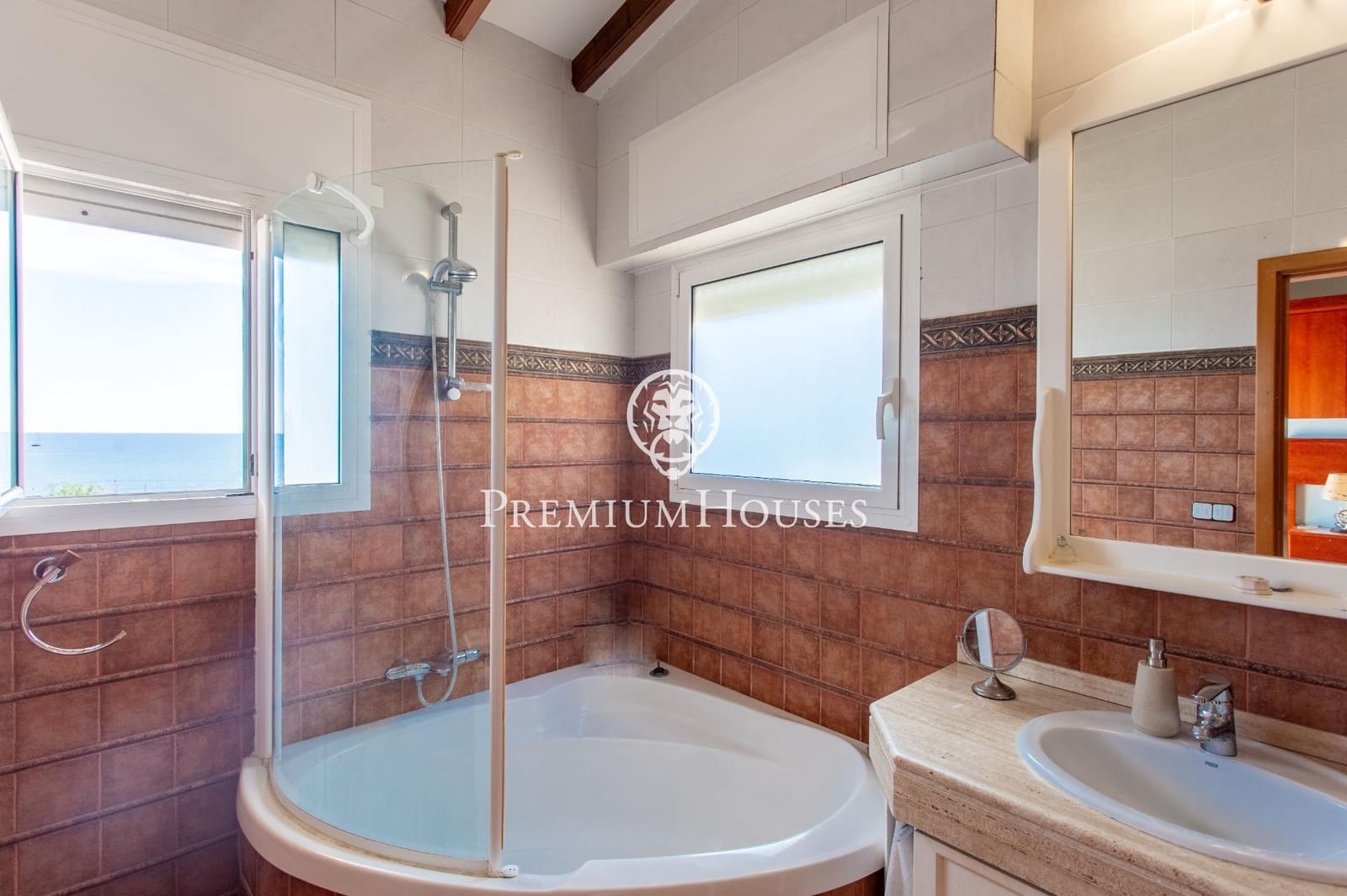 7 slaapkamer Huis te koop in Sant Andreu de Llavaneres met garage - € 870.000 (Ref: 9215022)