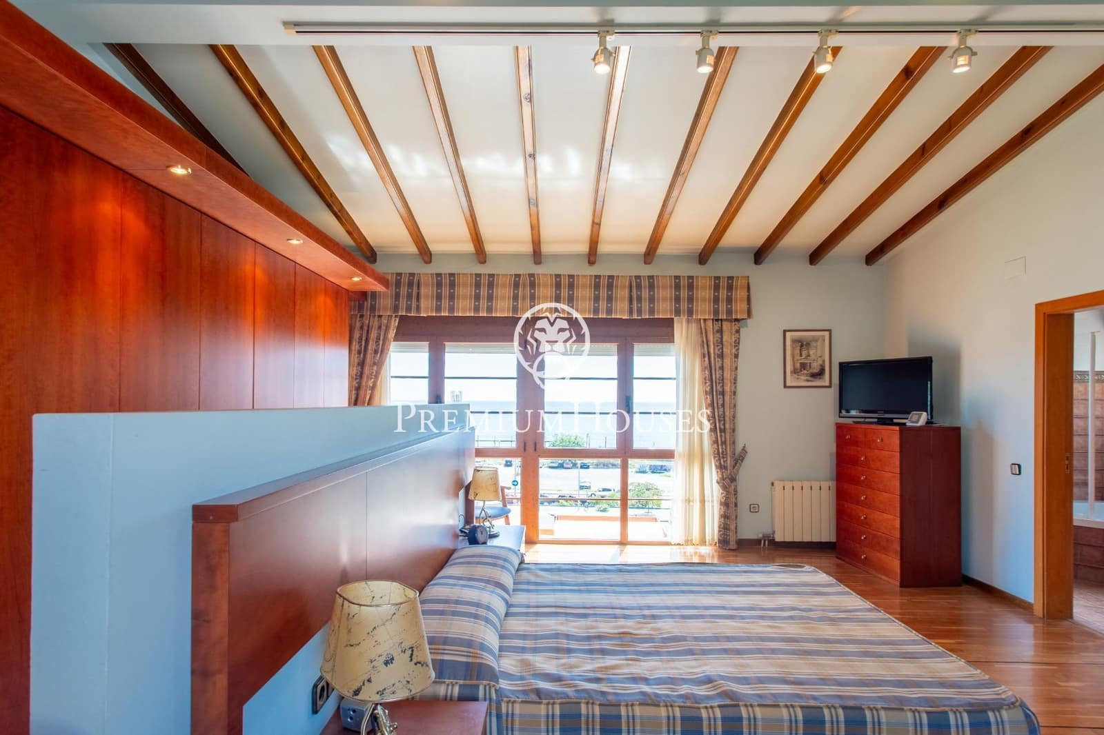 7 slaapkamer Huis te koop in Sant Andreu de Llavaneres met garage - € 870.000 (Ref: 9215022)