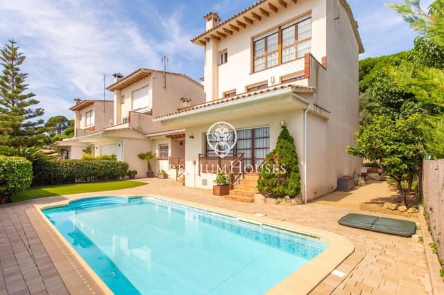 7 soverom Hus til salgs i Sant Andreu de Llavaneres med garasje - € 870 000 (Ref: 9215022)