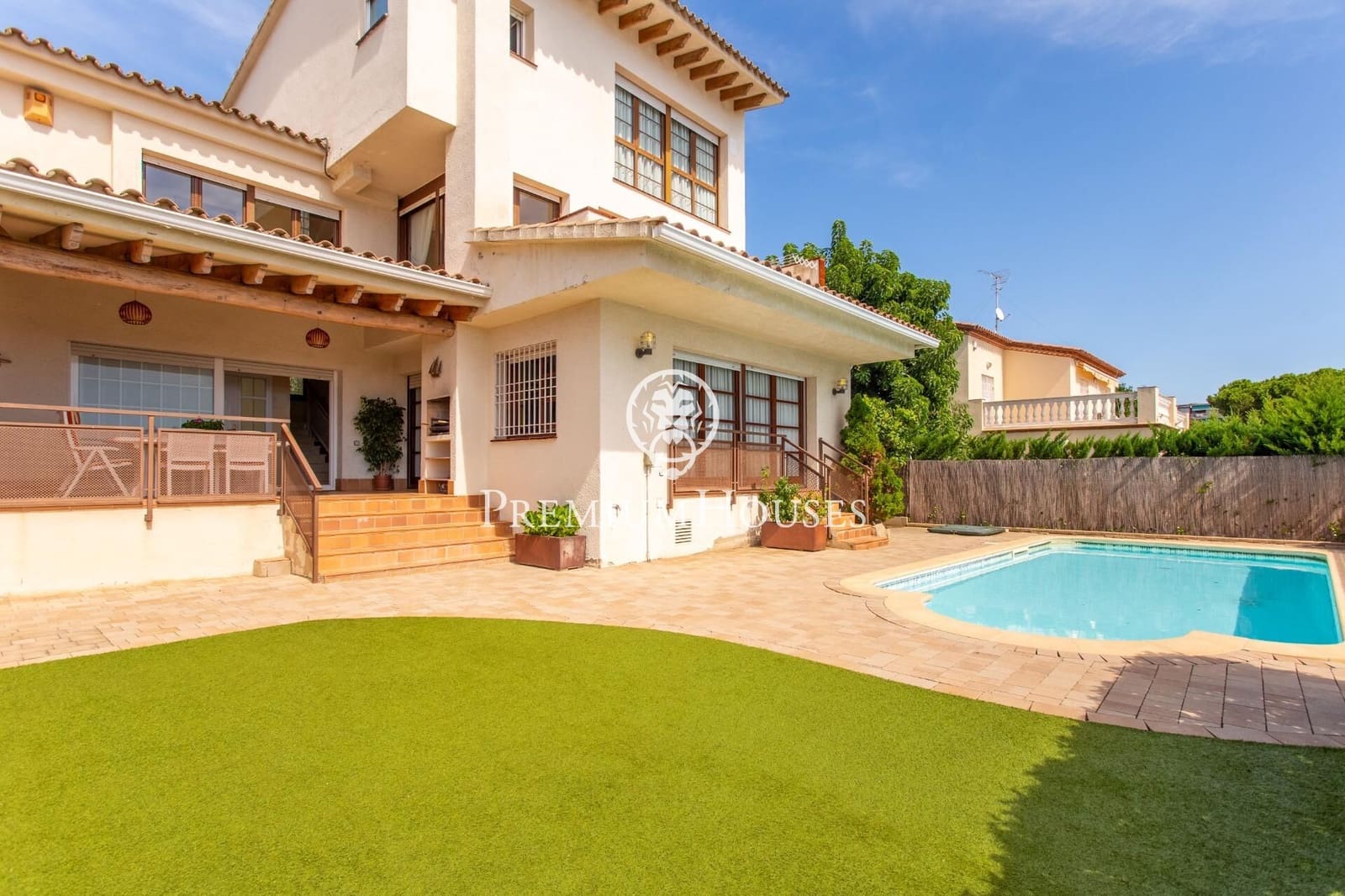 7 slaapkamer Huis te koop in Sant Andreu de Llavaneres met garage - € 870.000 (Ref: 9215022)