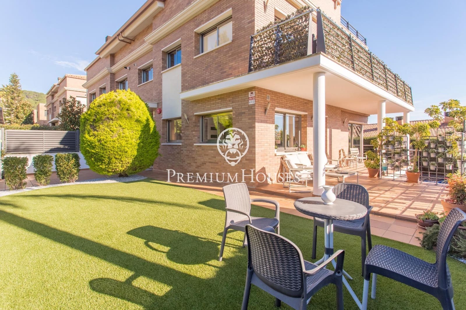 3 Zimmer Reihenhaus zu verkaufen in Vilassar de Dalt mit Pool Garage - 895.000 € (Ref: 9228480)