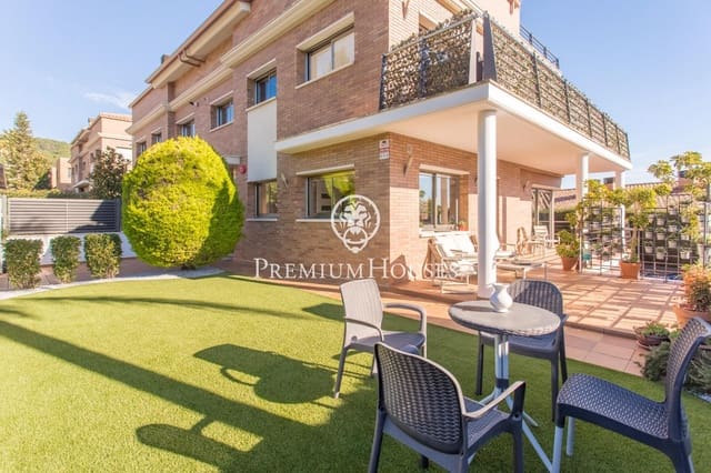 3 Zimmer Reihenhaus zu verkaufen in Vilassar de Dalt mit Pool Garage - 895.000 € (Ref: 9228480)