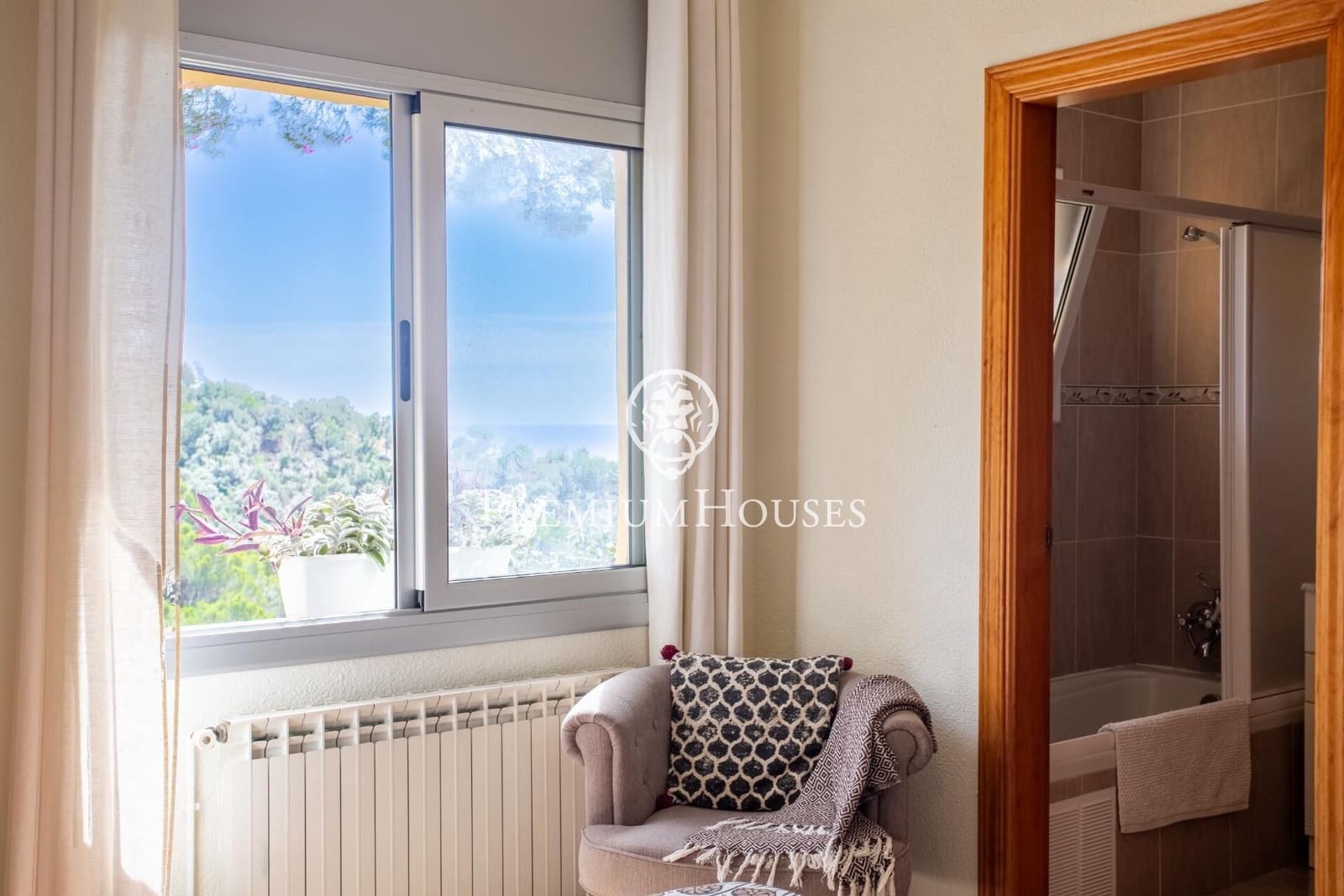 5 soverom Villa til salgs i Sant Pol de Mar med svømmebasseng garasje - € 770 000 (Ref: 9240393)