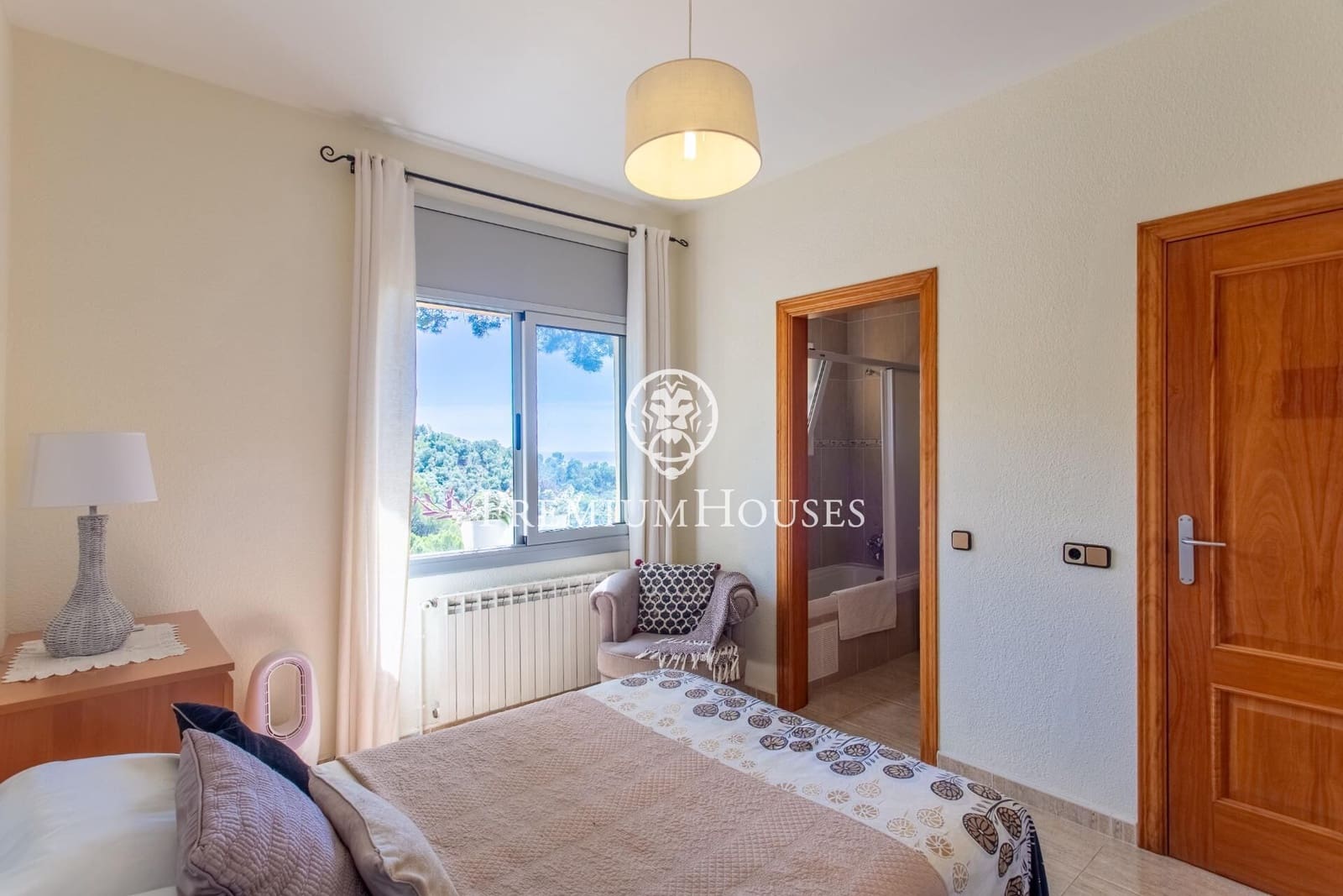 5 soverom Villa til salgs i Sant Pol de Mar med svømmebasseng garasje - € 770 000 (Ref: 9240393)