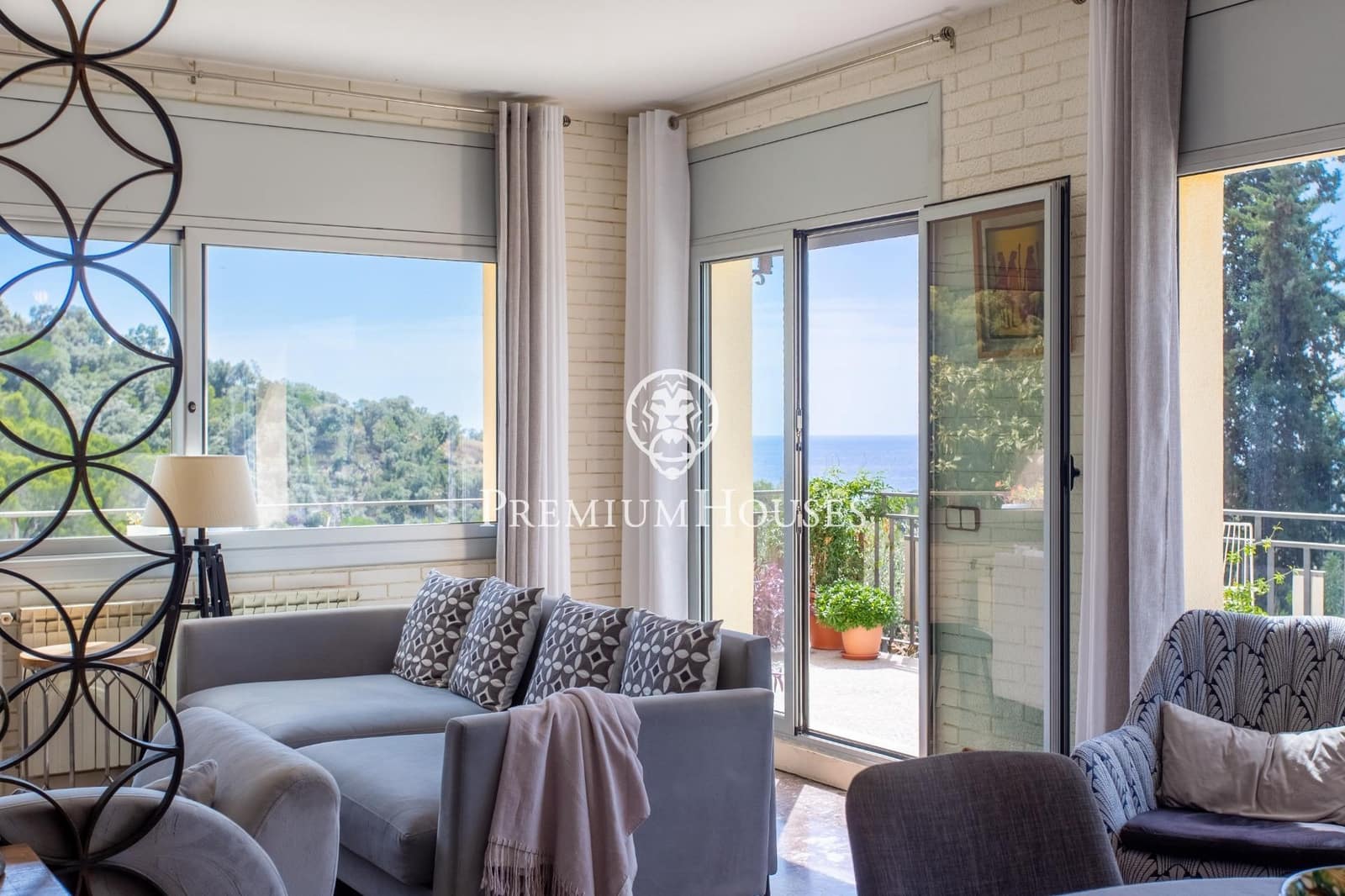 5 soverom Villa til salgs i Sant Pol de Mar med svømmebasseng garasje - € 770 000 (Ref: 9240393)