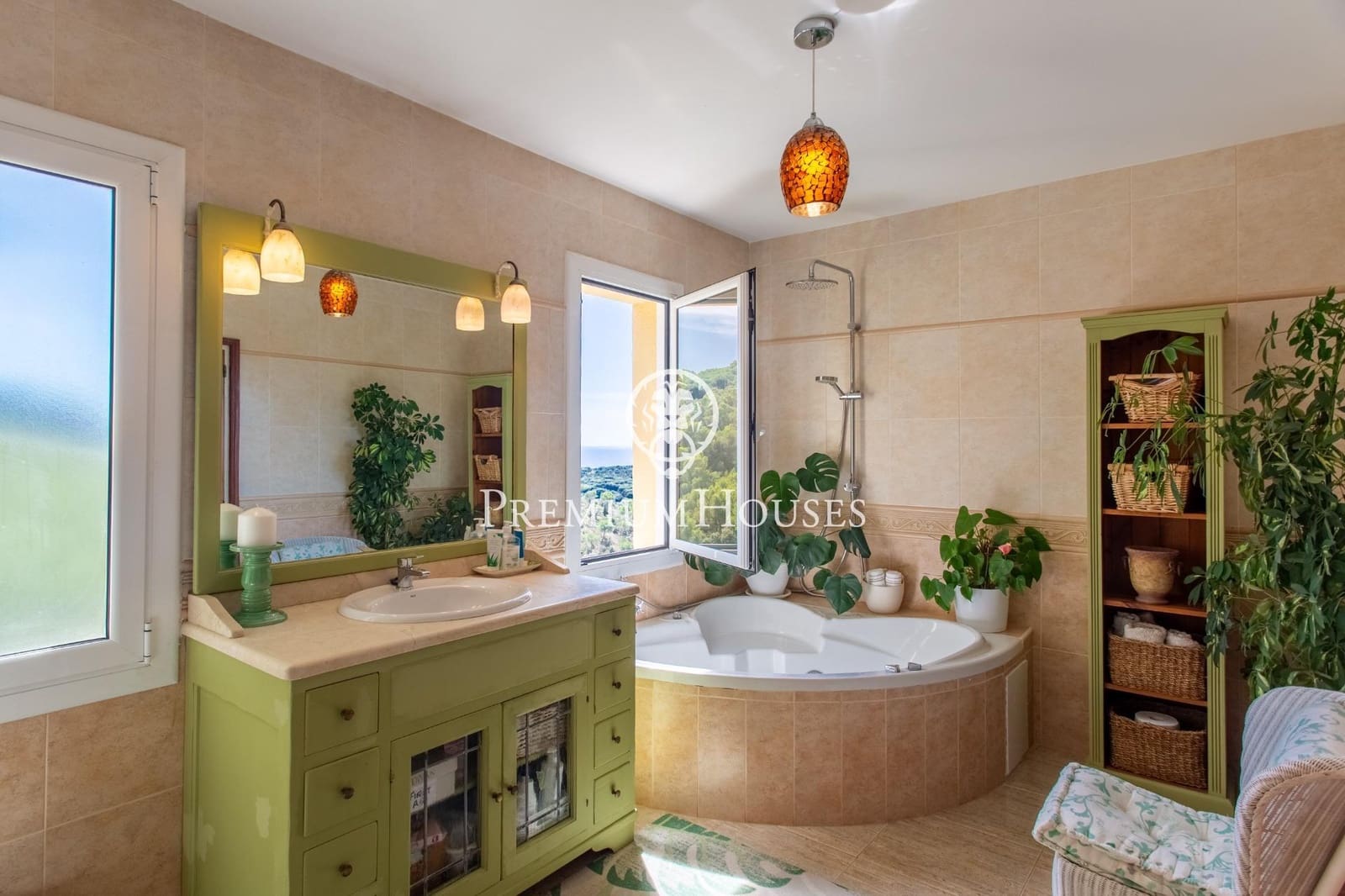 5 soverom Villa til salgs i Sant Pol de Mar med svømmebasseng garasje - € 770 000 (Ref: 9240393)