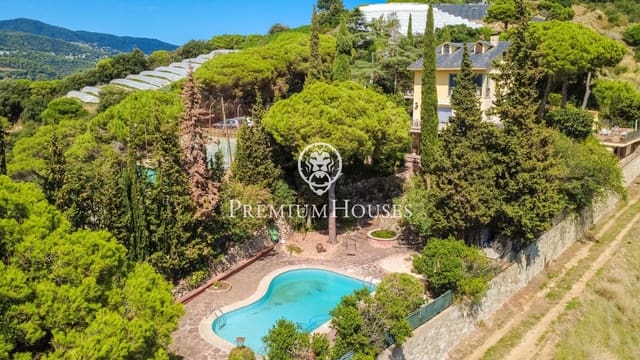 5 quarto Moradia para venda em Sant Pol de Mar com piscina garagem - 770 000 € (Ref: 9240393)