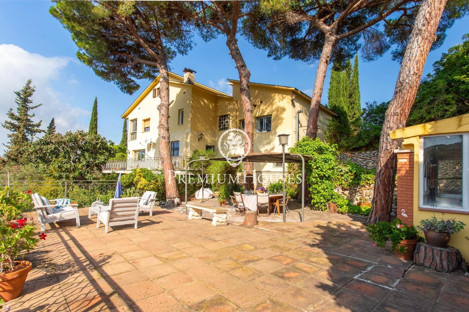 5 soverom Villa til salgs i Sant Pol de Mar med svømmebasseng garasje - € 770 000 (Ref: 9240393)