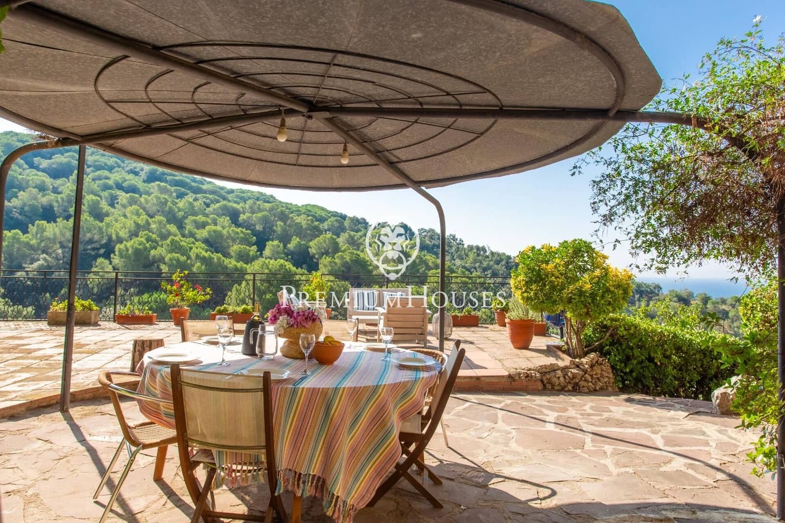 5 soverom Villa til salgs i Sant Pol de Mar med svømmebasseng garasje - € 770 000 (Ref: 9240393)