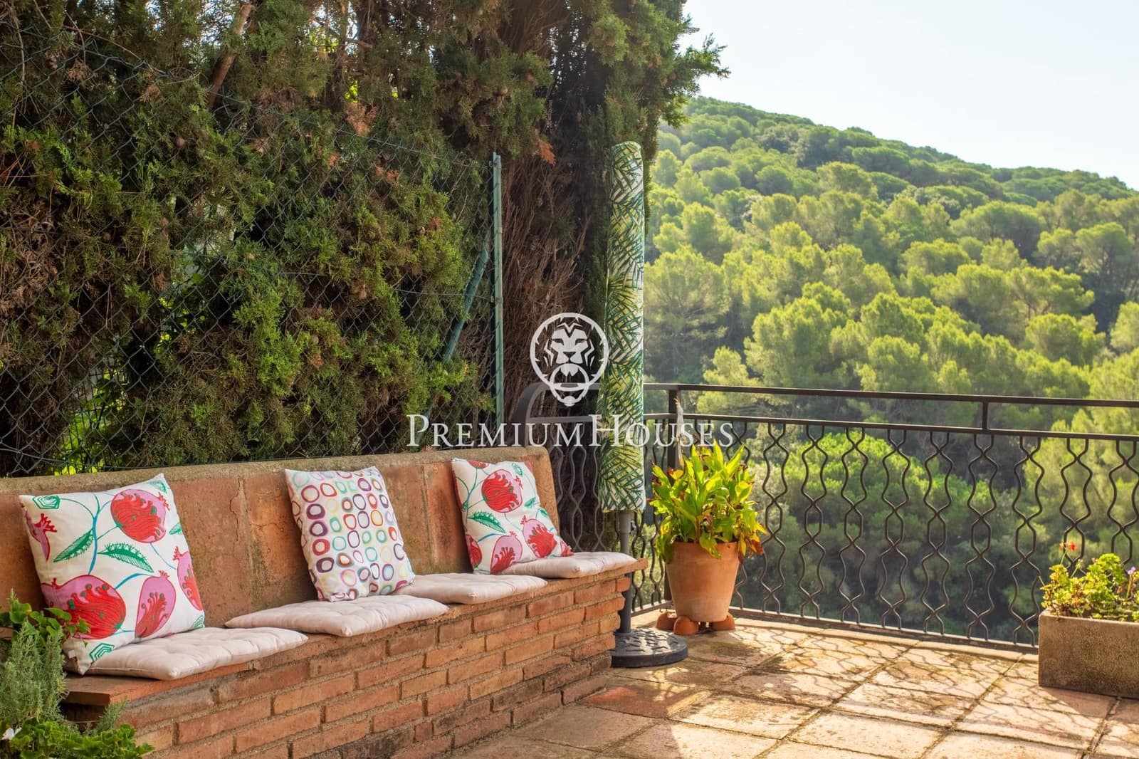 5 soverom Villa til salgs i Sant Pol de Mar med svømmebasseng garasje - € 770 000 (Ref: 9240393)