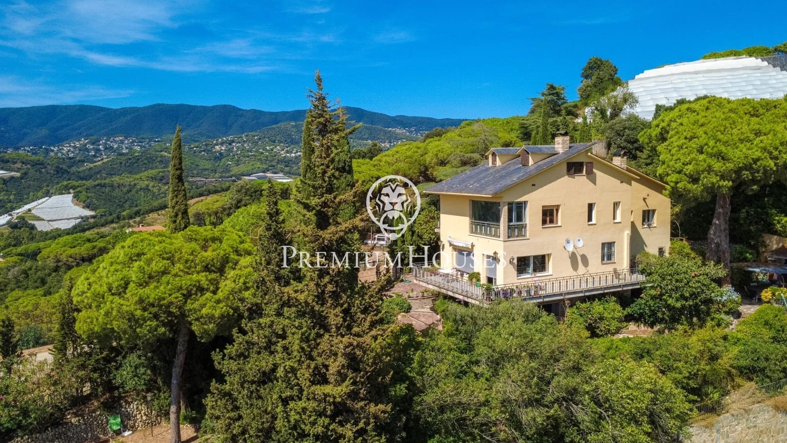 5 soverom Villa til salgs i Sant Pol de Mar med svømmebasseng garasje - € 770 000 (Ref: 9240393)