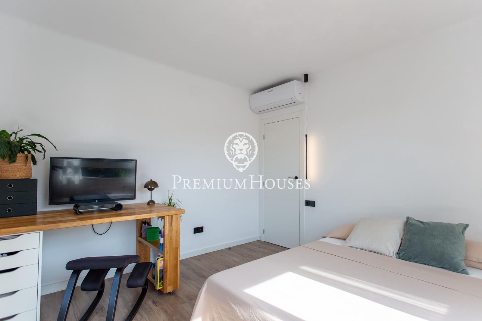 3 bedroom Villa for sale in Sant Cebria de Vallalta with pool - € 450,000 (Ref: 9243396)